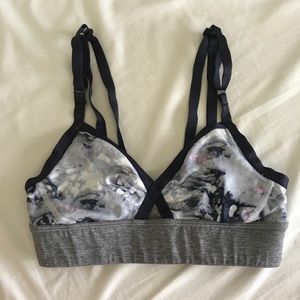 Lululemon Sports Bra Sz 4